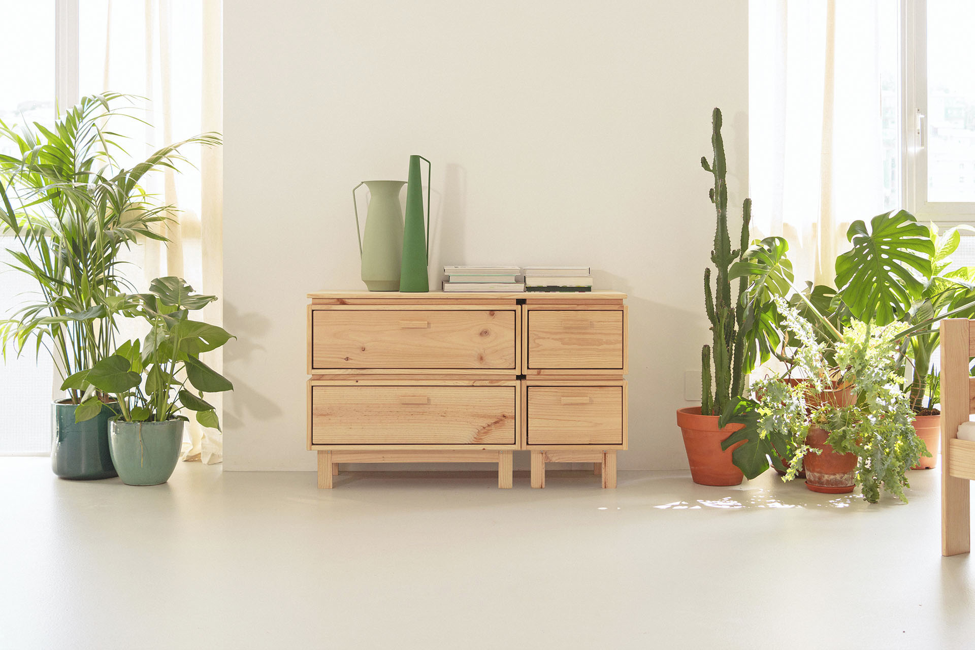 Imagen de ambiente 1 para:Cómoda de madera barata